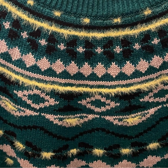 Style & CO Petite Large Fair Isle Green Crewneck Sweater - Picture 3 of 5